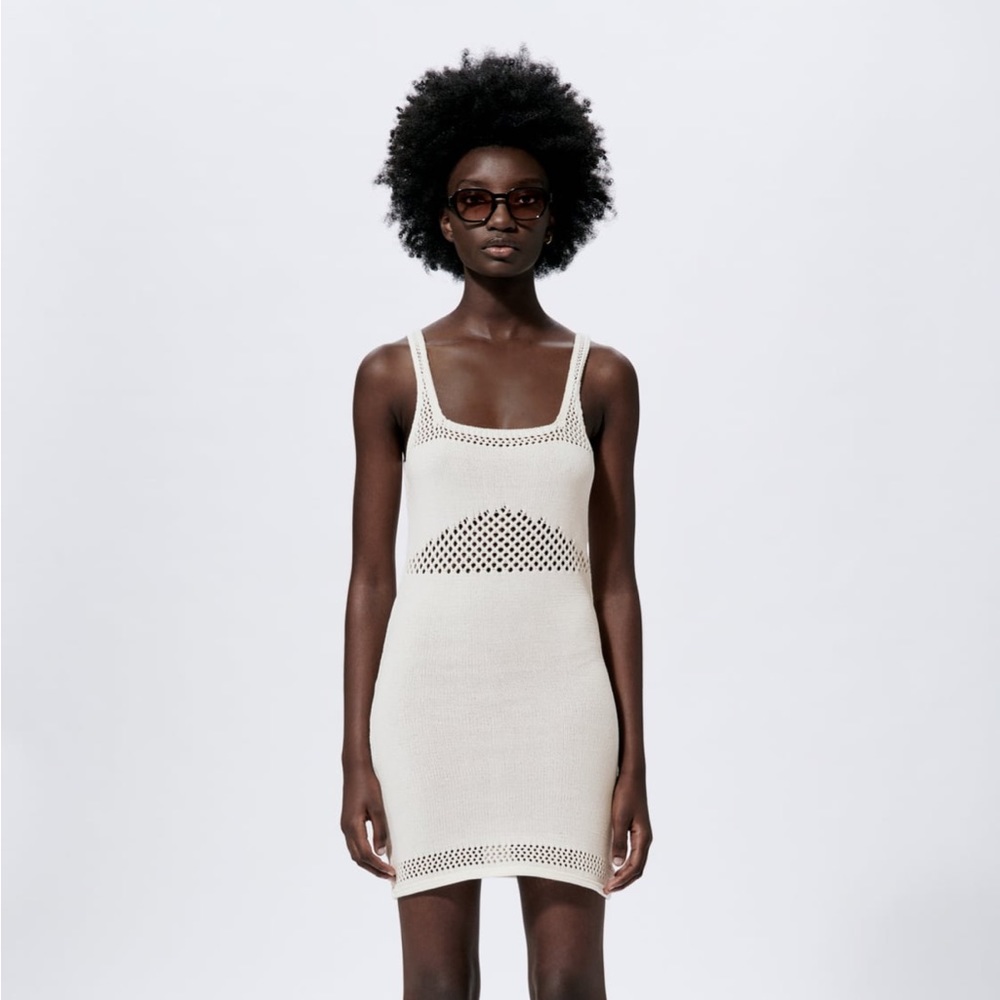 Zara PERFORATED DRESS. NWT. Ecru color. Size M.